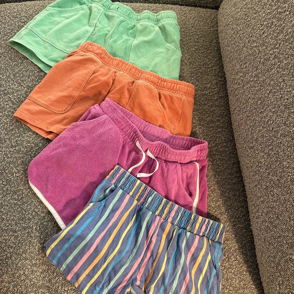4 Pairs girls size 10/12. 3 Target Cat&Jack and stripe pair is Walmart